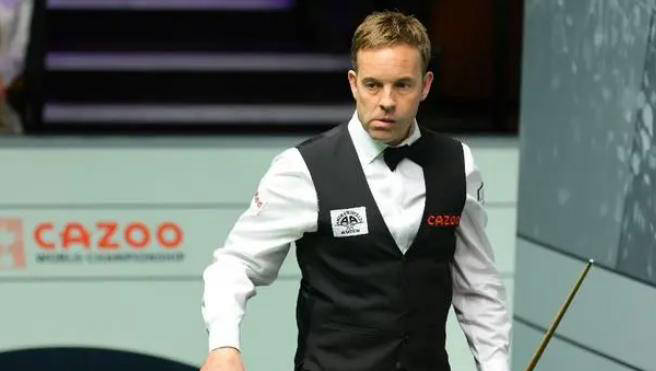 比赛中更是, 赛中以单杆, 显示